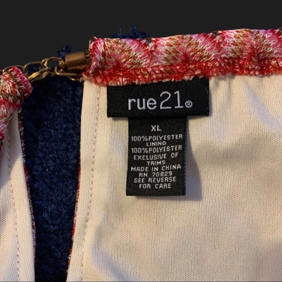 Rue 21 Woman’s Sleeveless High Halter Style Neckline Brown Woven Top XL - Picture 2 of 5